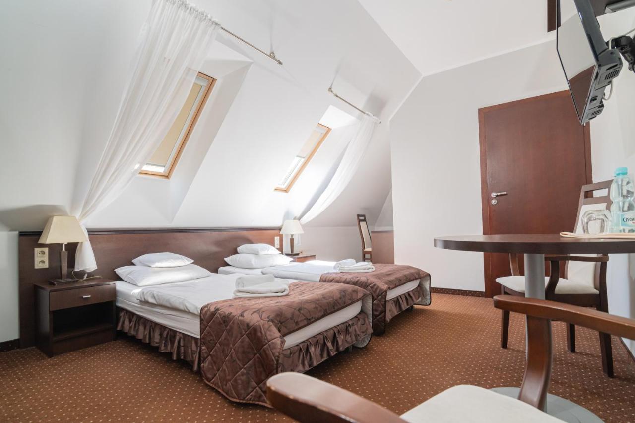 Hotel Pod Filarami Czeladź Dış mekan fotoğraf