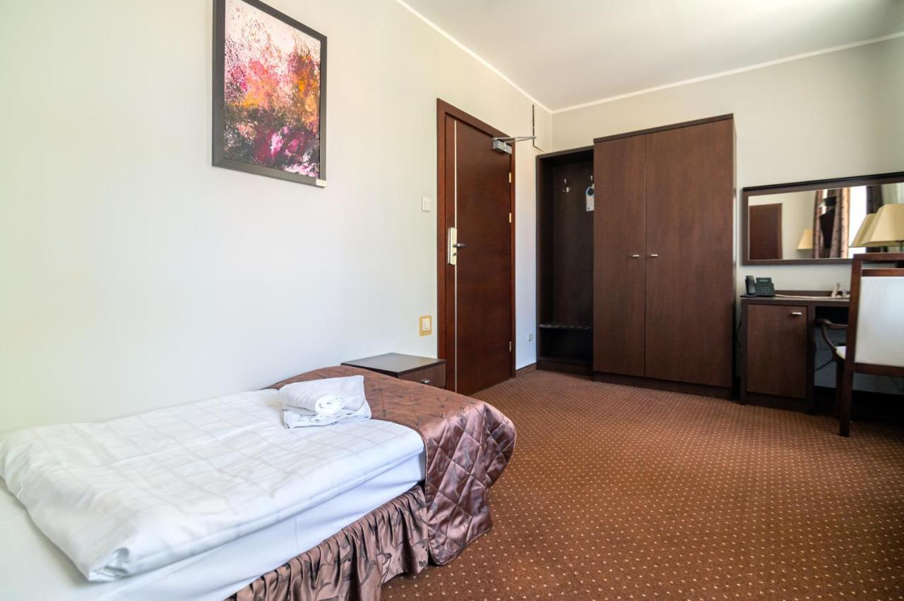 Hotel Pod Filarami Czeladź Dış mekan fotoğraf